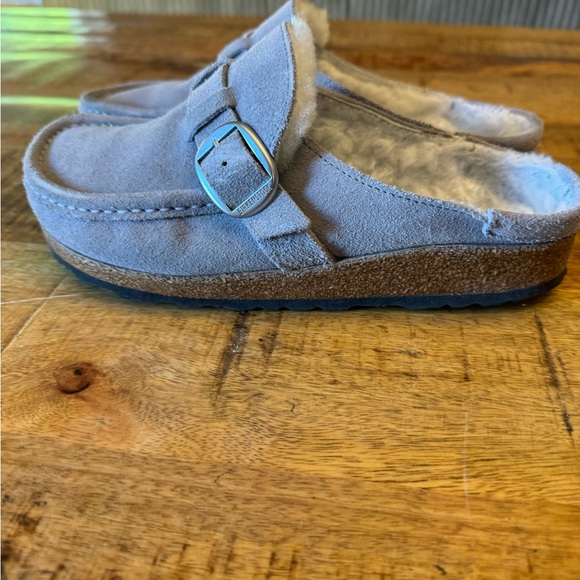 Like new! Birkenstock Women’s Suede moccasins - Gray - Picture 3 of 6